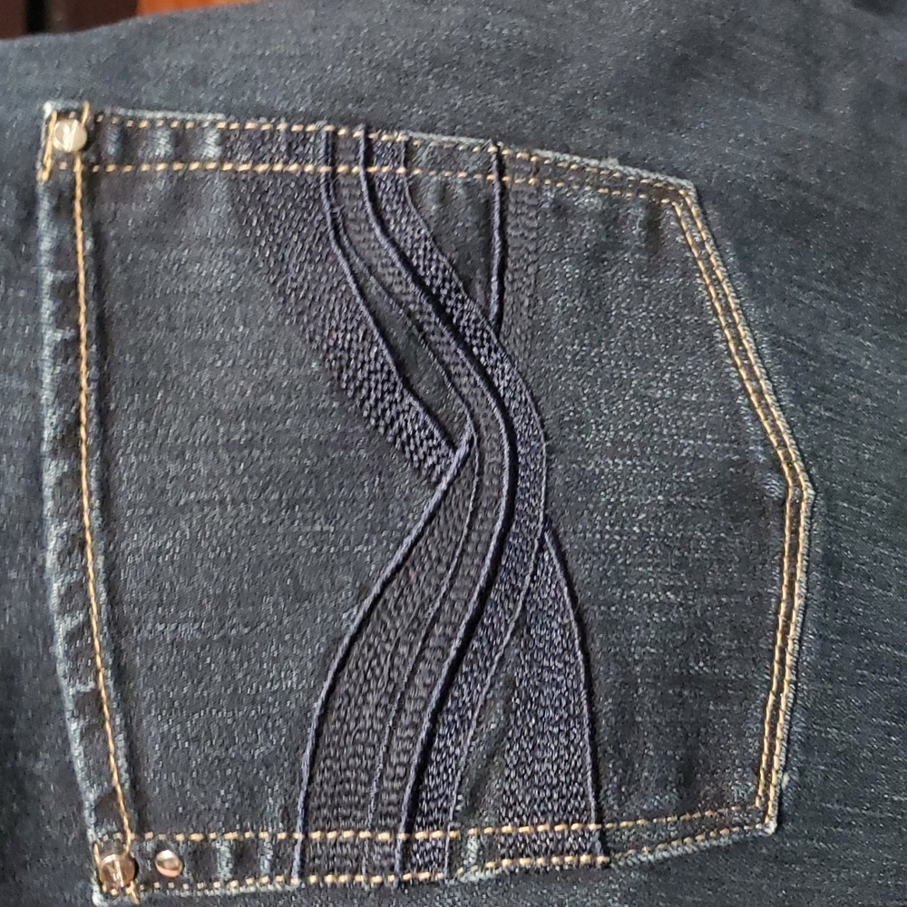 Whbm slim leg jeans - Picture 3 of 5